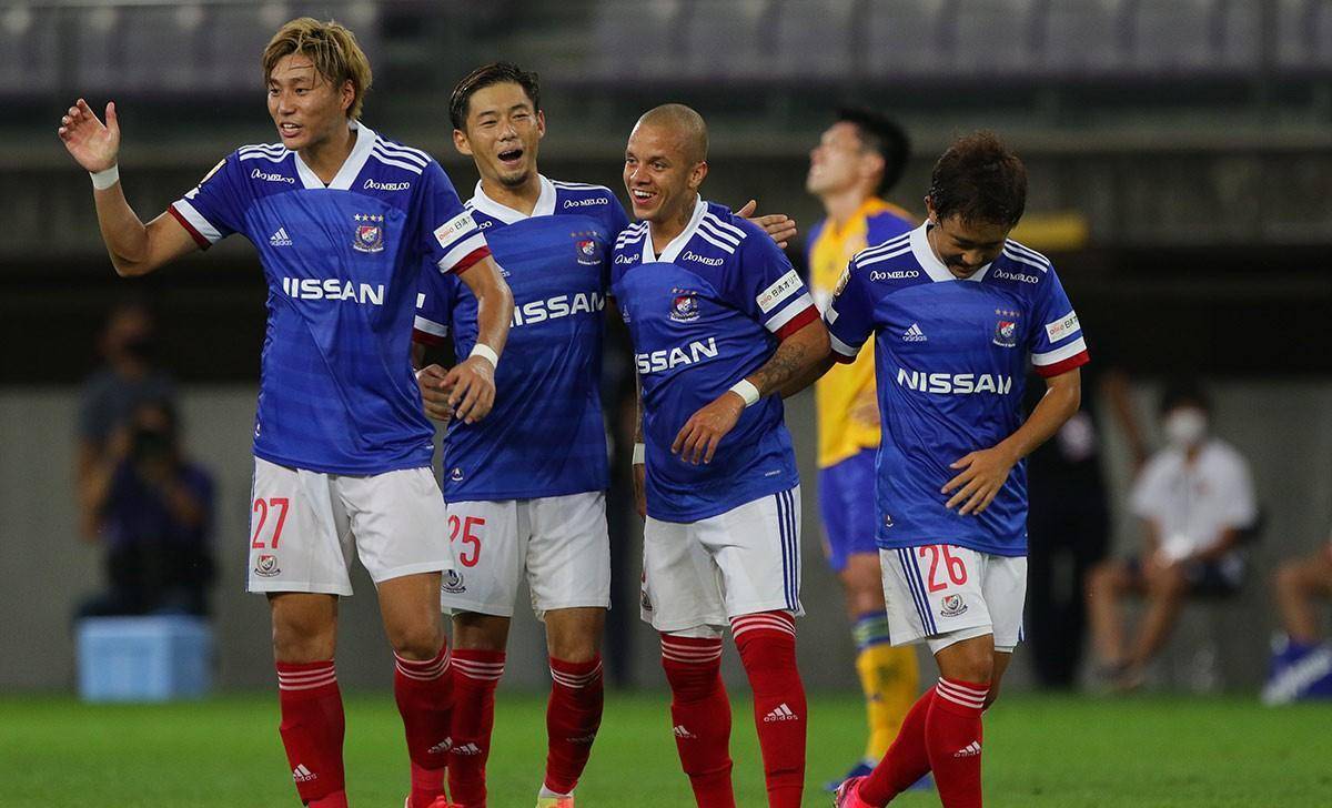 磐田喜悦与横滨水手，日本足球的激情碰撞